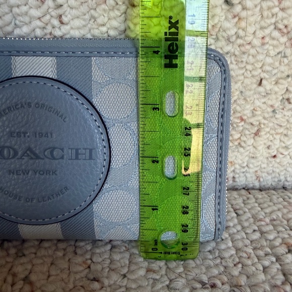 Coach Dempsey zip wallet- light blue - Picture 8 of 10